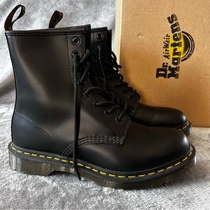 Dr. Doc Martens Air Ware 1460 smooth black leather icons boots 8
